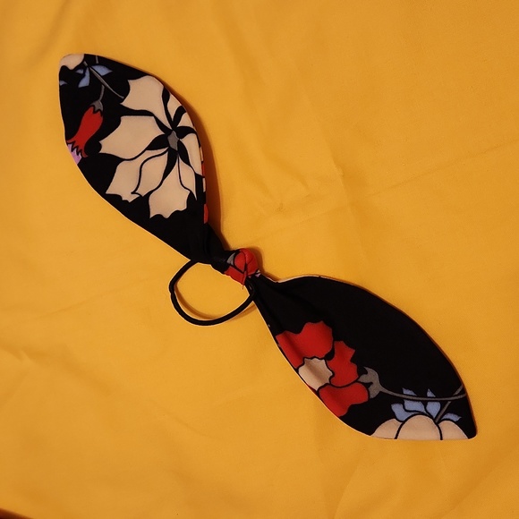 Handmade Spandex/Polyester Headband and Hair Bow. - Picture 5 of 6